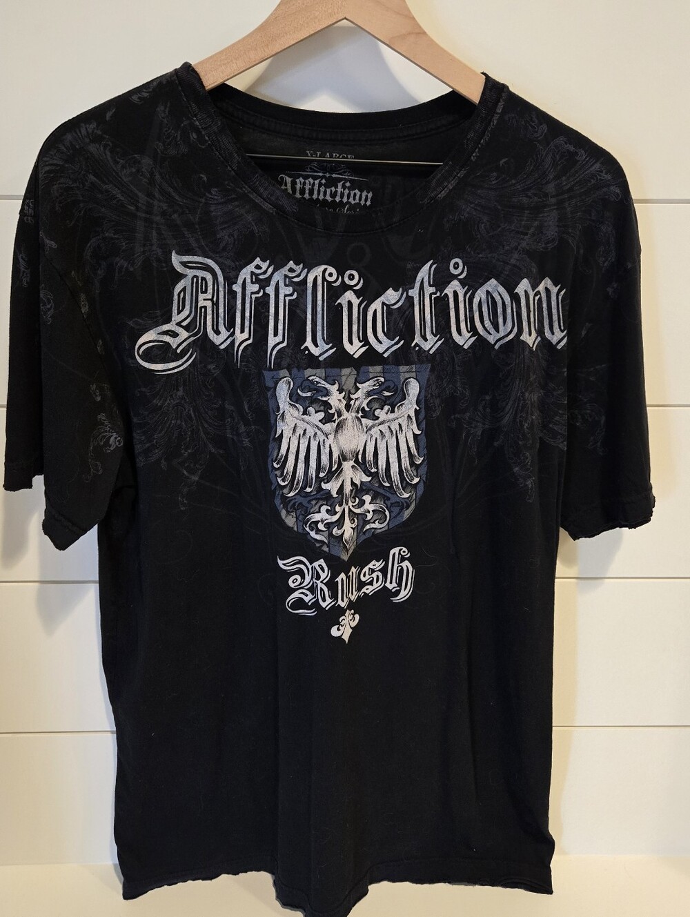 Affliction Mens Black Short-Sleeve Crest Tee with Silver Graphic